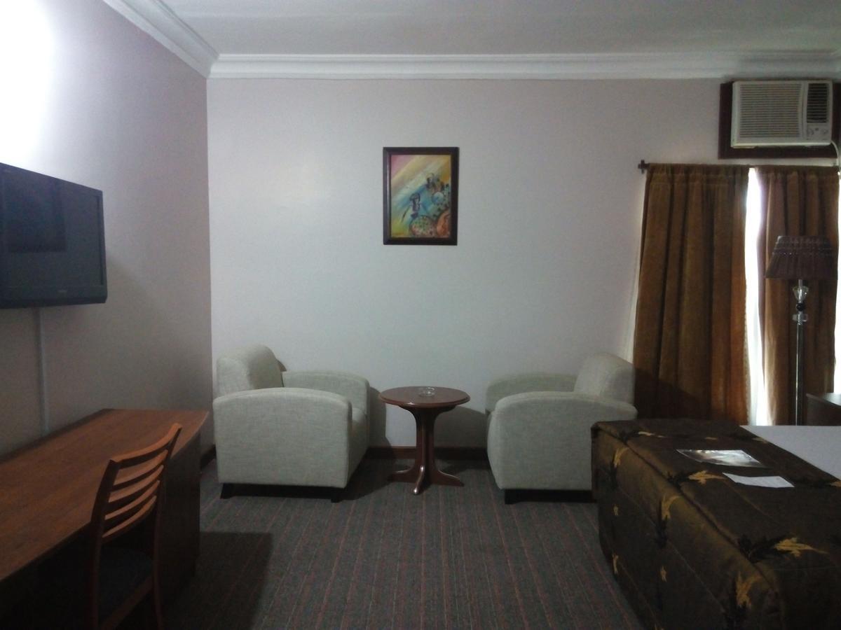 Denis Hotel Abuja Mobushipe Exterior foto